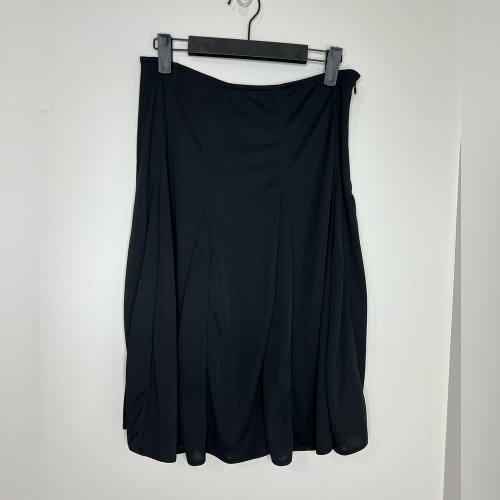 Isaac Mizrahi pleated black skirt. Size small.
